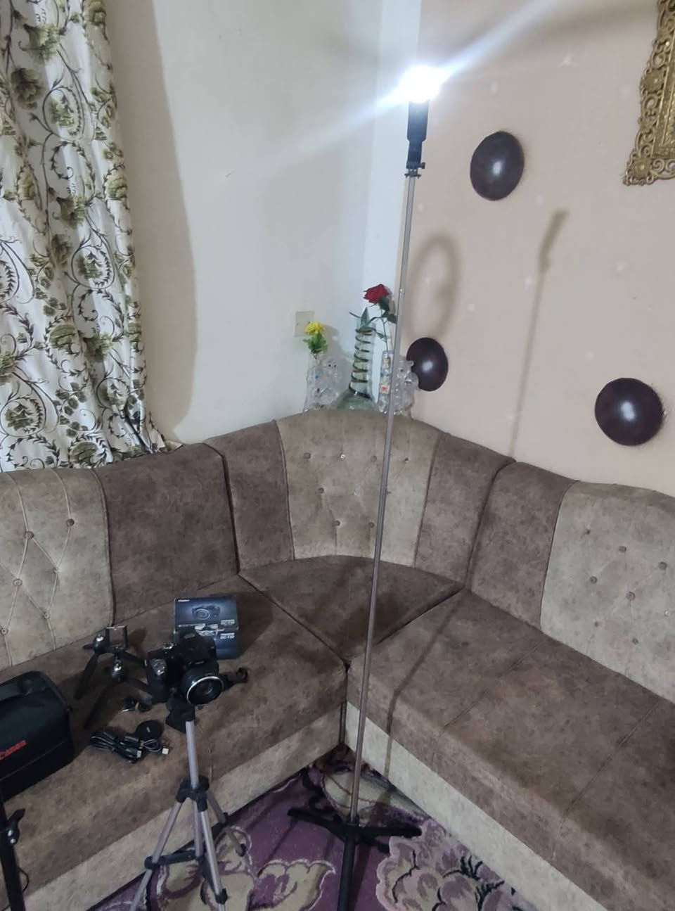 سلام وعليكم للبيع
غراض تصوير مع كامره هاير

                                                                                           موديل  DC_30 

السعر 200 وبيهن مجال


**إذا كنت صاحب هذا الإعلان وتريد حذفه لأي سبب، رجاءا أرسل رسالة إلى الدعم الفني**