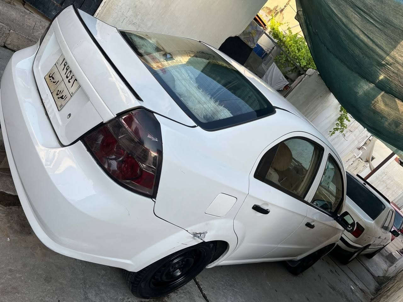 📣 شۆفرلێت ئاڤیۆ ٢٠١١ بۆ فرۆشتن (Chevrolet Aveo)

​سڵاو هاوڕێیان، سەیارەیەکی پاک و کەم مەسروفم هەیە بۆ فرۆشتن، زۆر گونجاوە

​🔹 مواسەفات و زانیارییەکانی سەیارەکە:

​مۆدێل: ٢٠١١

​ڕەنگ: سپی

​ناوەوە: زەرد (ناوزەرد)

​گێڕ: عادی

​مەکینە: بچووک (زۆر ئابووری و کەم بەنزینە)

​رۆیشتوو: ٣١٩,٠٠٠ کیلۆمەتر

​🔹 دۆخی پاکی و بەشەرتەکان:

​بۆیاخ: سبوخی عام نییە، بەڵام  بەعام دەی فرۆشم

​شاسی و بەشەرت: وەرگەڕان و بڕانەوەی بەشەرتە و هیچ عەیبێکی نییە.

​سەنەوی: پێویستی بە نوێکردنەوە هەیە (لە ساڵی ٢٠٢٦ بەسەرچووە).

​📍 نرخ و ناونیشان:

​نرخ: ٥٦ وەرەقە ($٥,٦٠٠) و کەمێک مەجالی تێدایە .

​ناونیشان: هەولێر

​📞 بۆ پەیوەندی و کڕین: *********** یان نامە بنێرە أربيل, العراق
