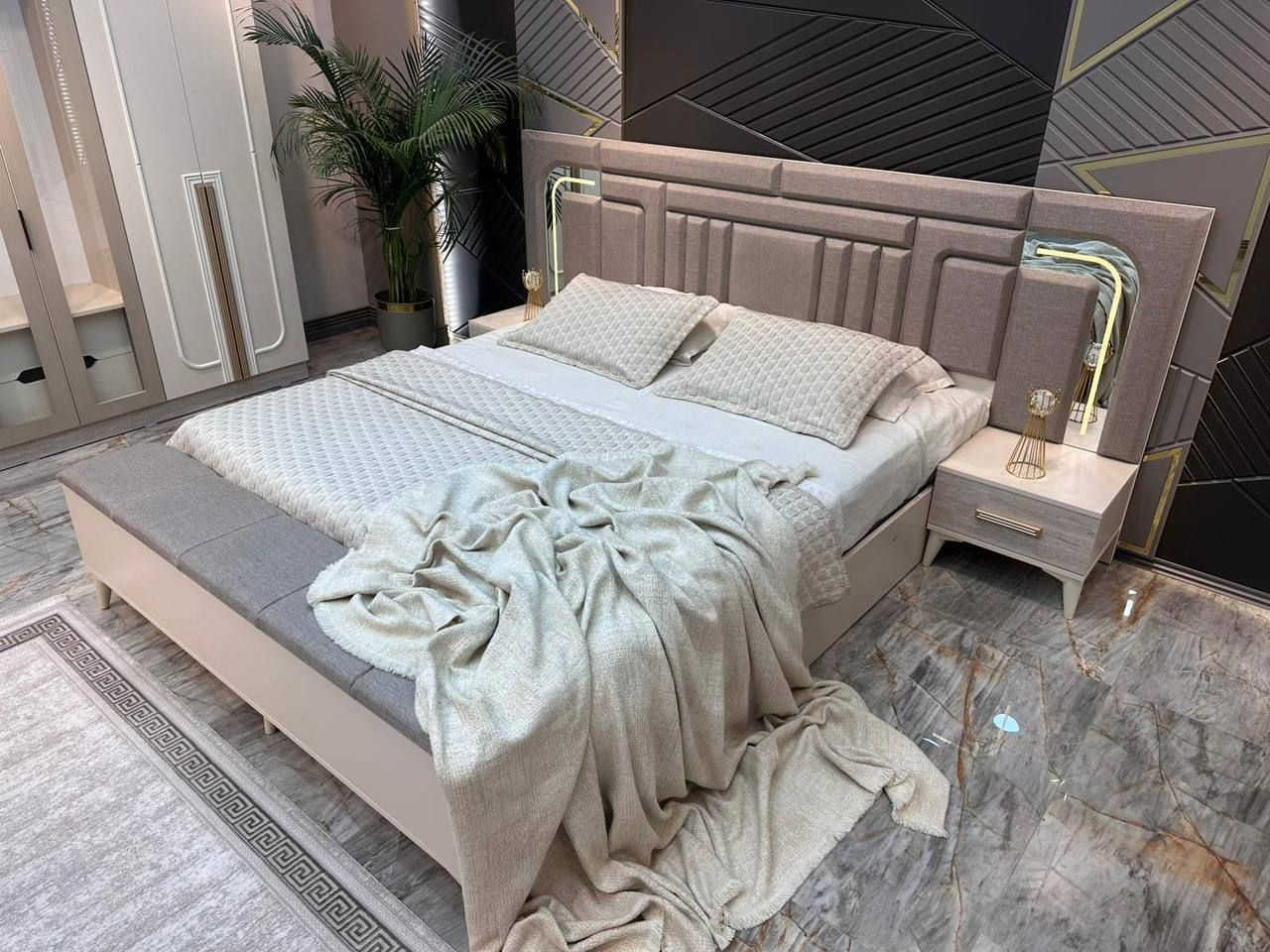 *تم بعون الله وصول موديل المودرن*
 *كنتور ملحق 3 متر*
*1- ضهر فايبر 4 ملم*
*2- برغي وچوي حديد*  
*3- سرير  مخزن + مساند تقوية*
*4- ميز تواليت 130*180*
*5- نرمادةوسكة اصلي 
السعر 1850.000 الف عراقي فقط 
الشد والنقل مجاناً داخل الموصل 
للاستفسار ***********
