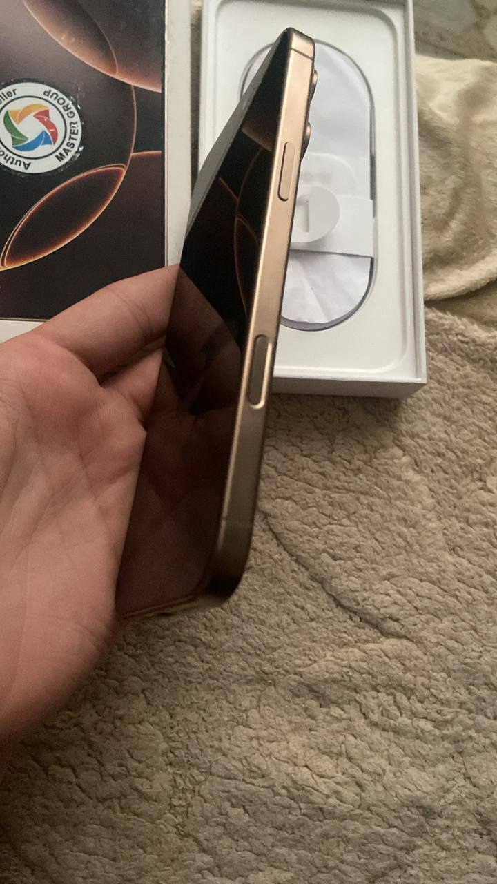 16 برو ماكس
ذاكرة 256 
بطارية 100 
عدد دورات الشحن 
108 
ماستر بعده بضمان 
كامل ملحقات 
العنوان بغداد المنصور 
***********
