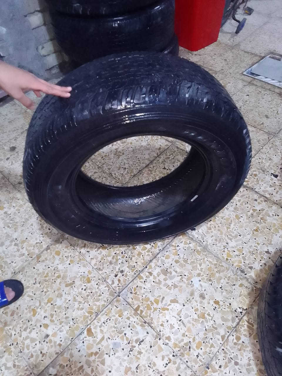 عدد5 تايرات قياس 18 /60/285 مال جكسارة بمناسبة قدوم  العيد الي يريدهم سعرهم  75 الف بغداد مدينة الصدر الاورفلي ***********
