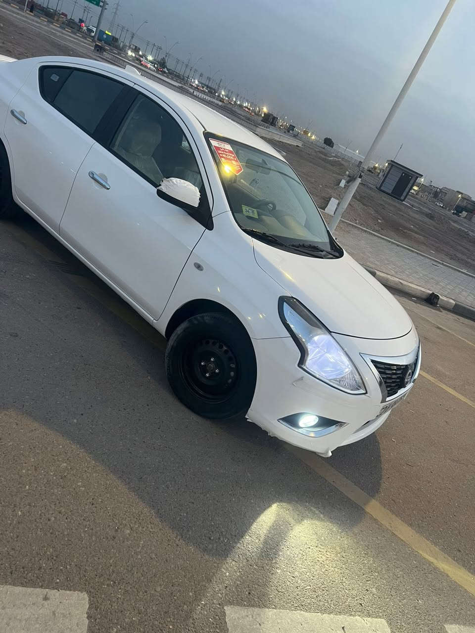 السلام عليكم نيسان صني  هندي باليتة زركة. وشباك جديد  موديل 2024   كفالة عامة   سبيرهة ما نازل ماشية. 29 شركة نور البصرة 
***********  عنواني البصرة. رايدهة ب 127
