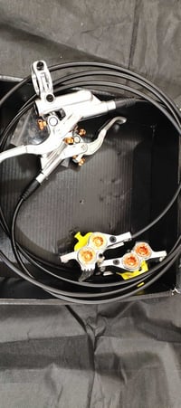 المنتج الظاهر في الصورة هو نظام فرامل قرص هيدروليكية (Hydraulic Disc B...