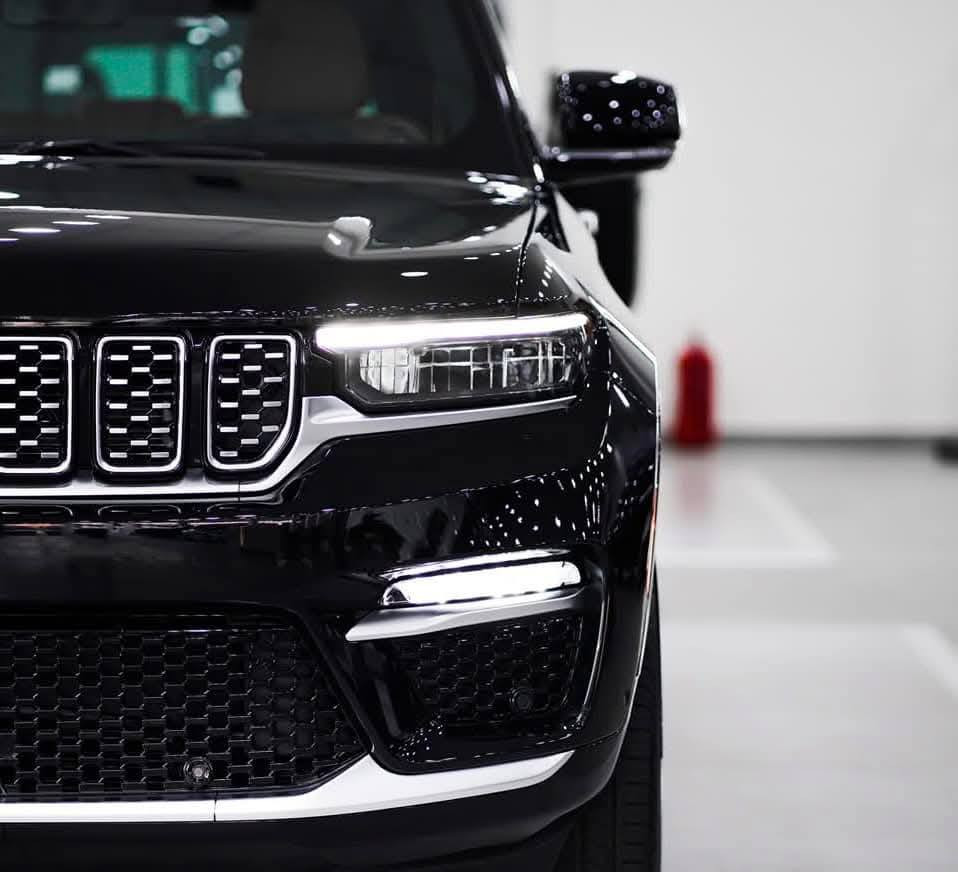 السلام عليكم جيب موديل 2024 سومنت فول مواصفات رقم بغداد دخول جديد ماشيه 8 مبدل سستم كامل
سياره جديد بدون نقص كامله اعله مواصفات بالجيب والسيارات المواصفات ما تخلص السعر34 

فول فول مواصفات فورويل بارنوما 
1تدفئه تبريد كشنات 
مساج كشنات فول تحكم خزن ميموري
3 شاشات وسطيه وأماميه وأمام الصدر 
تبريد قطعتين تبريد ستيرن تدفئه
ناظور ليلي كامره اماميه حراريه
كامره اماميه وخلفيه 360درجه 
نظام ترحيب عنده الاقتراب 
5 خمسه انظمه قياده 
قياده إليه 
كامره خلفيه تصوير وسطيه
الموديل : 2024 . 
المحرك : . V6. 3.6L .  
ماشية 8
مرفق السونار وصور الحادث 
المواصفات :
* دفع رباعي 4x4 . 
* نظام تعليق هوائي (جكات). 
* قيادة ذاتية عند المنعطفات. 
* رادار امامي مع مانع تصادم . 
* نظام الرؤية الليلية. 
* تحذير الخروج عن المسار . 
* مستشعر نوم السائق مع نظام التوقف الآلي 
* تحذير النقطة عمياء 
* نظام تحذير عند التقاطعات. 
* نظام تحذير عند تجاوز السرعة المحددة. 
* نظام عرض المعلومات على الزجاج الامامي (HEAD UP DISPLAY) 
* نظام تقليل الضجيج داخل المقصورة. 
* إنارة محيطية. 
* شاحن موبايل وايرلس. 
* تعديل وضعيات مقود السائق كهربائيا. 
* مرايا تعتيم ذاتي. 
* المرايا الجانبية قابلة للطي كهربائيا. 
* نظام الصوت من ماكنتوش مع 19 سماعة. 
* ويل قياس 21 انج .
* سقف بانوراما .  
* شاشه كبيرة 10.1 انج . 
* شاشة للراكب الأمامي .
* نظام الخرائط (GPS) .
* عرض خرائط الطريق على لوحة القيادة.
* لوحة القيادة بقياس 12 أنچ. 
* 4 كاميرات خارجية مع بخاخات ماء للتنظيف. 
* كاميرا للمرأة الداخلية. 
* تصوير حراري ليلي .
* المصابيح الأمامية زنون .
* كشافات الضباب زنون . 
* دخول ذكي. 
* بصمة على 5 ابواب للدخول الذكي. 
* تشغيل عن بعد .
* الصندوق الخلفيي كهربائي .
* فتح الصندوق الخلفي مع حركة القدم.
* دوسات جانبية .
* فرش المقصورة الداخلية من الجلد الطبيعي الفاخر .
* اضافات من الخشب الطبيعي للمقصورة الداخلية. 
* ذاكرة لحفظ وضعيات الجلوس للمقاعد الأمامية
* مساج للمقاعد الامامية .
* المقاعد الأمامية كهربائية .
* المقاعد الأمامية تبريد وتدفئة .
* المقاعد الخلفية تدفئة وتبريد .
* ستائر للشبابيك الخلفية. 
* انارة داخلية LED متعددة الالوان . 
* حساسات امامية وخلفية . 
*7 راكب .
* مكيف خلفي مع وحدة تحكم منفصلة . 
* تدفئة مقود القيادة. 
* مانع تصادم خلفي .
* بلوتوث تلفون . 
* محدد سرعة . 
* نظام التشغيل والاطفاء الاوتوماتيكي .
* نظام بريك
بيه مواصفات ما تخلص
رقم بغداد باسمي
مكاني بغداد الامين 

رقم صاحب سيارة ***********
