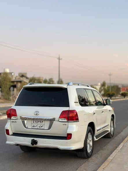 من رخصة الادمن ....   للبيع نقدا 🌺🌺🌺🌺🌺🌺🌺
سيارة تويوتا لاندكروز خليجي ثمانية سلندر حجم ٤٧٠٠ 
  موديل 2015 رقم دهوك  ( باسمي ) تحويل مباشر بنفس اليوم   نظيفة جدا وجديدة جدا بمعنى الكلمة وجاهزة من كلشي  ومكان السيارة موصل بعشيقه بالشراء يتفضل  يتصل عالرقم***********  بي واتساب   وبالخير مقدما عالياخذها 
المواصفات ...🍀🍀🍀🍀
١- المحرك ٨ سلندر حجم ٤٧٠٠  المرغوب
٢- بصمة تشغيل وبصمة ابواب
٣- كراسي جلد بلادي
٤-  الجام يصعد وينزل بالبصمة
٥- فتحة بالسقف
٦- فور ويل
٧- كشن السائق كهرباء ٣ دكم
٨- تحكم ستيرن
٩- حساسات امامي وخلفي
١٠- لدات
١١- كامرة بلادية  
١٢- اشارة ترحيب 
١٣- مري قلاب
١٤- ثلاجة
١٥- زنون بلادي
١٦ - زراكات
١٧- طفايه
١٨- مري قلاب مع البك
السعر 425 $. اومجال
