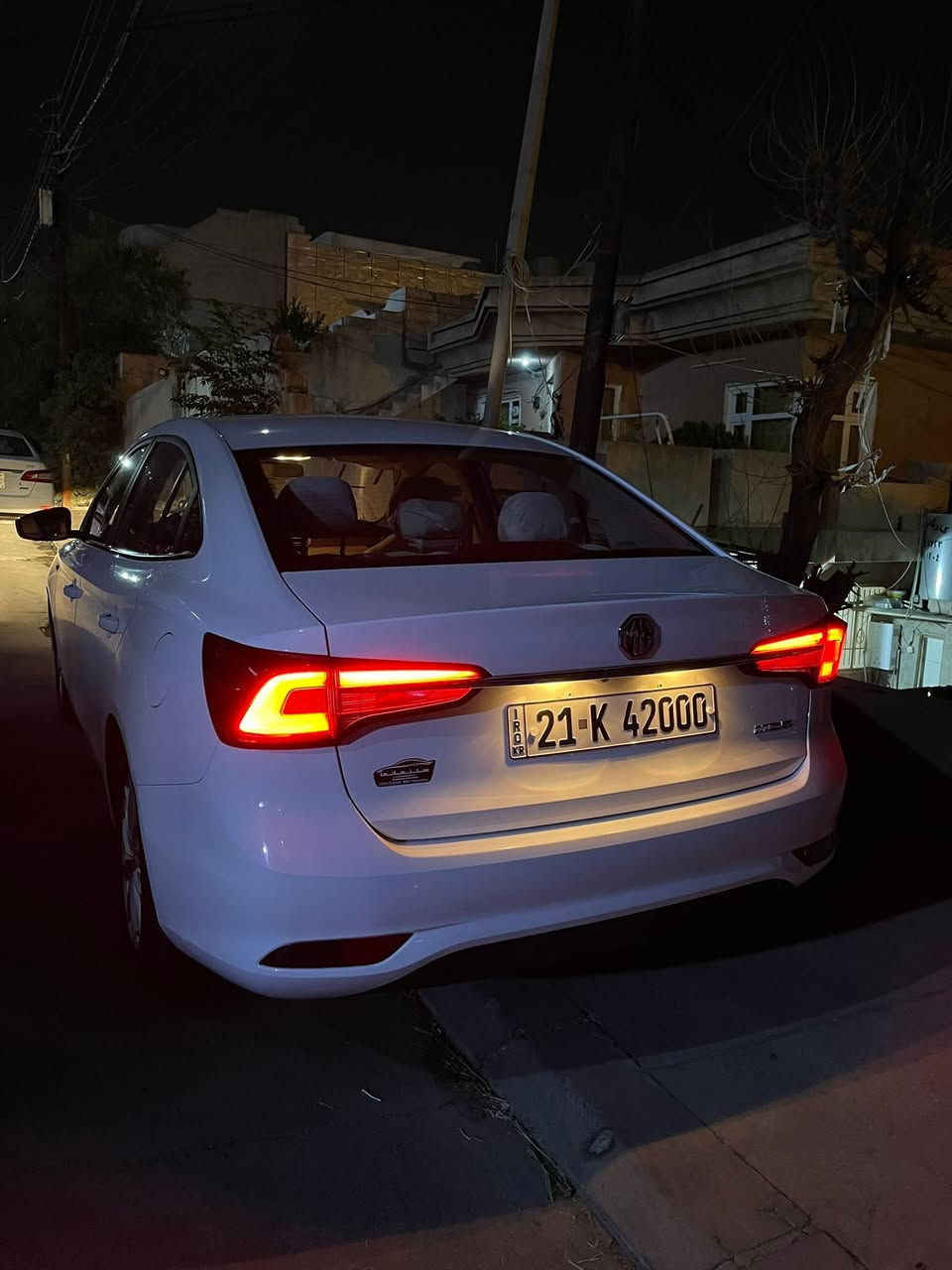 MG5 2025
ستاندارد پڵەس ٢٠٢٥
هیچی نیە سەیارەکە لۆکە 
تەنها ٢ شوختی هەیە
شاشە گەورە  کامێرا ڤۆلیۆم 
زەمان بوەو لە زەمان دەر کراوە 

***********
