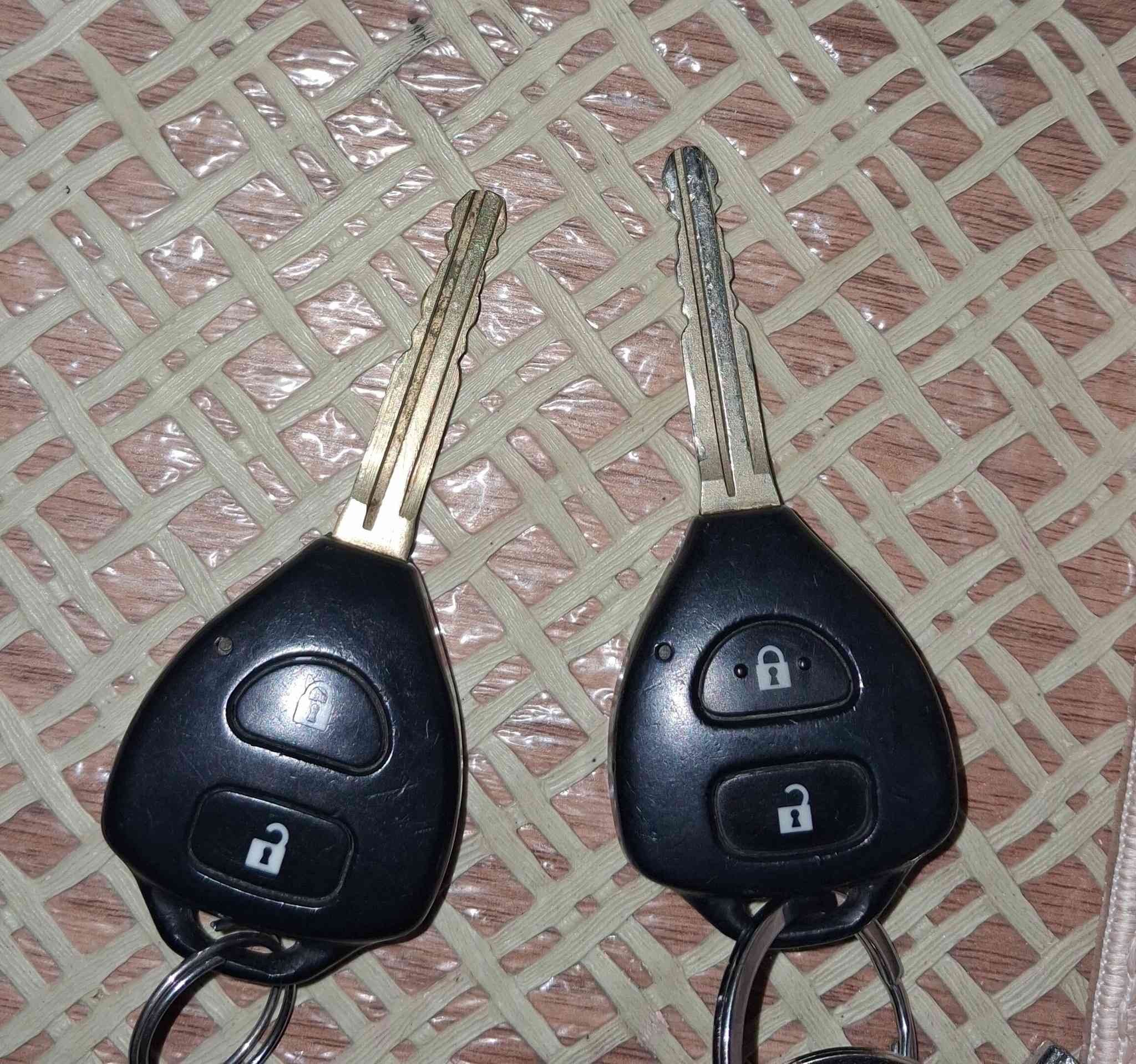 السلام عليكم سياره فورجنر ٢٠٠٩  محرك سته ٤٠٠٠ رقم بغداد بسمي بيه صبغ داميات و المشر بل صوره فقط عنوان بغداد طريق السياحي قرب معمل الغاز مبايل *********** سعر ١٧٥
