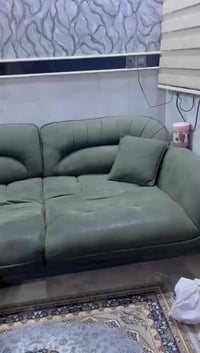 كنب • مكلفة • للبيع