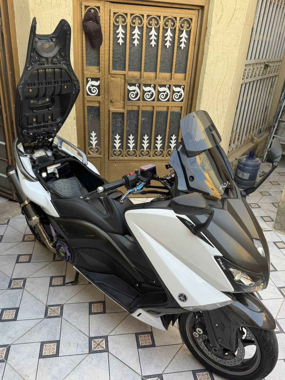 السلام عليكم تيماكس للبيع مديل 2014 دراجه كفاله عامه
بيه تزويد 
كلجات مالوسي 
ستيرن
يدات بريك 
طلاعات
بيه كربون فايبر الياف اصلي
اقباقه عمبار 
صالنصه كاربون رياضي اصليه 
بعد بيه تزويد خير من الله ماذاكرت 
(دراجه كفاله عامه مكينته شلعه أو معدل خير من الله)
 ( *********** بي وتساب أو اتصال ) 
   *********** (سعر خاص أو اتصال)
