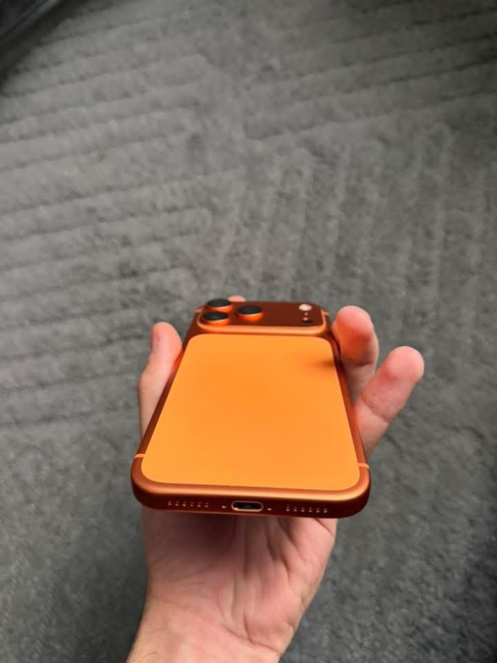 السلام عليكم أيفون اكس آر محور ١٧ برو ماكس سابقاً الجهاز ممفتوح بس تبدل الشاصي يعني كله بلادي الجهاز وكله شغال نموذج m ذاكره ٦٤ بطاريه ٧٧ بلاديه يعني شحن فول  بي فطر شعرايه بشاشه ممبينه سعره ٢٠٠ وبي مجال حك الجيه جهاز مكفول كله شغال  مكاني البياع الشرطه الخامسه 
***********
