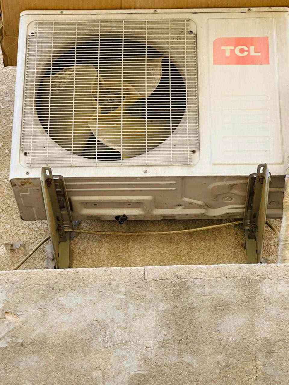 سبلت كنتوري ماركة TCL سعة ٢ طن مستعمل جديد للبيع مكان بغداد السيدية 
( ما مفتوح مشدود وشغال ) 
سعرة ٧٥٠،٠٠٠ الف دينار  
للتواصل *********** ( ابو احمد ) 
*********** احمد بغداد, العراق
