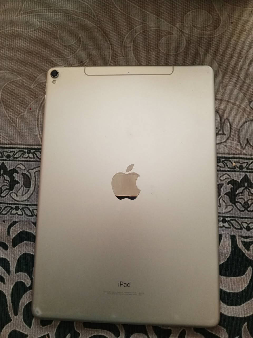 ايباد برو 10 الذاكره 64 الجهاز كلش نضيف بطاريته 89مكاني بابل 225 وبيه مجال ***********
