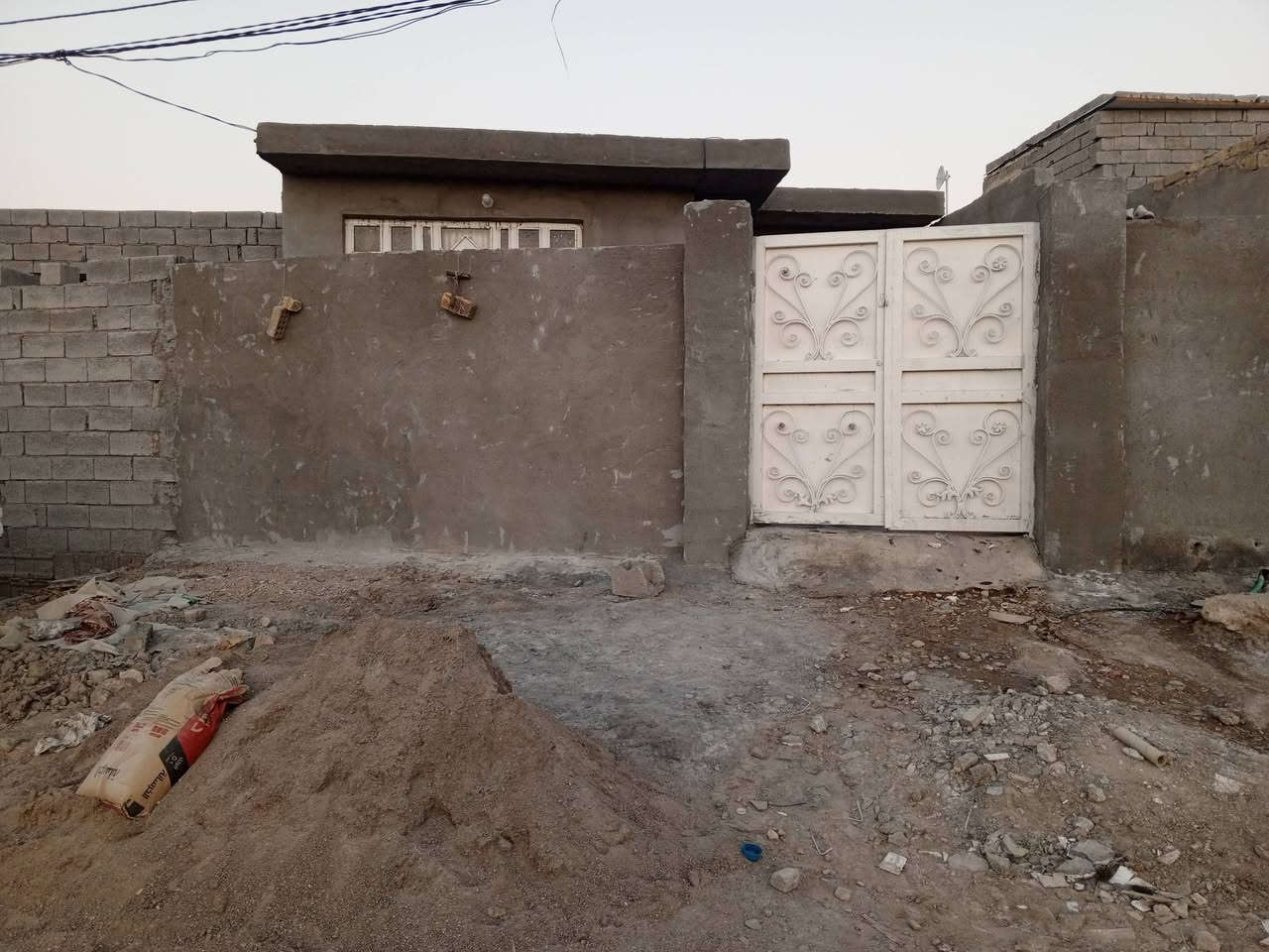 السلام عليكم مكلف بلنشر يوجد بيت بناء جديد مساحته 150 متر سعره مناسب 35 وبي مجال 
عنوان البيت واسط النعمانيه قرب المتنابي البشارع المشروع
الستفسار هذا رقم 
‏‪***********‬‏

