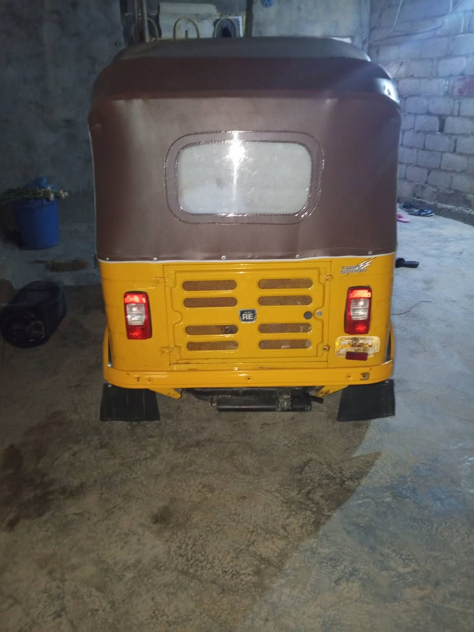 السلام عليكم تيك تيك للبيع موديل 19 اوراق وصولي المصطفى شهر السابع السعر 5 و200 وبيهالللشرايه مكاني بابل شوملي هذا رقم التلفون*********** وهذا رقم التلفون بس الدوس معمره
