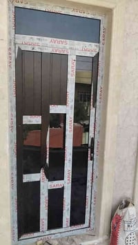 نقدم لكم .. اعمال البلاستك والالمنيوم والزجاج لمعمل النورين .. الابواب...