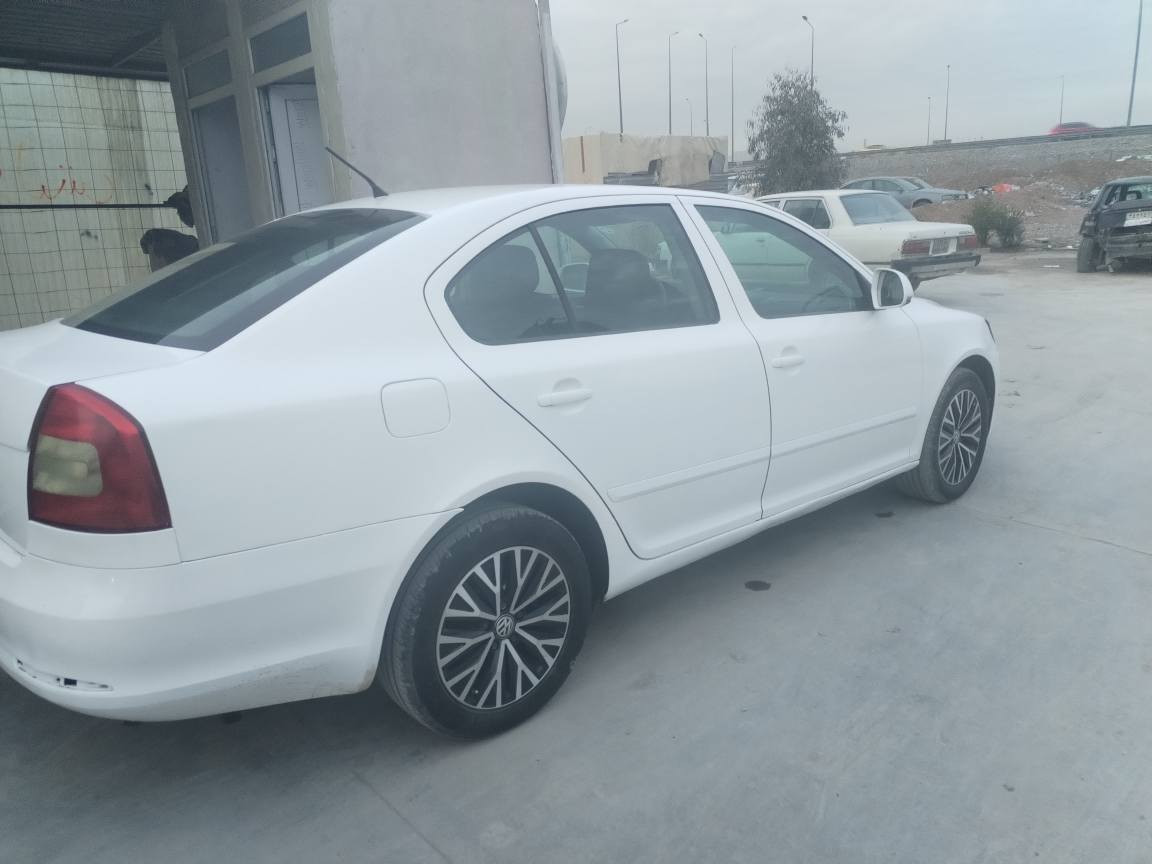 سكؤده مؤديل2013كئر عادي
مه كينه 16 ي بيلاد بي تؤربؤ
زينكه و سه نه وي نويه تاكو2030
گئرو مه كينه ته بريد له سلوري به شه رت
توندو توله به شه رت
جوار تايه و ويلي نوي له بنه
شوين. هه ولير
سعري 65 وه رقه مامله
وه كاله و به ناوكردن به شه رت
***********
