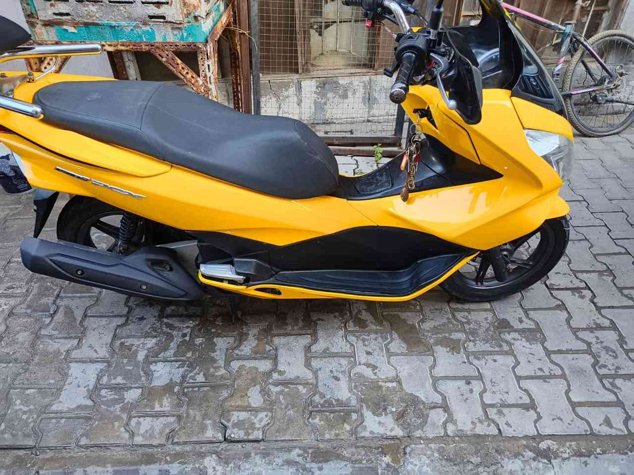 دراجه pcx  ياباني محرك 150 cc الجيل الثاني مكاني الكاظمية سعر 13 هـ ***********
