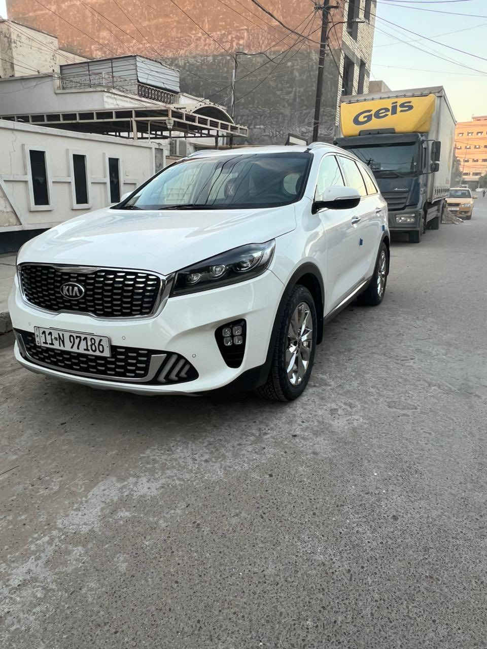 السلام عليكم كيا سورنتو 2020 كفالة عامة رقم بغداد ماشية 100 اللف فول ماعدا الفتحة .....مكان السيارة بغداد الدورة .. السعر270 وبيها مجال ***********
