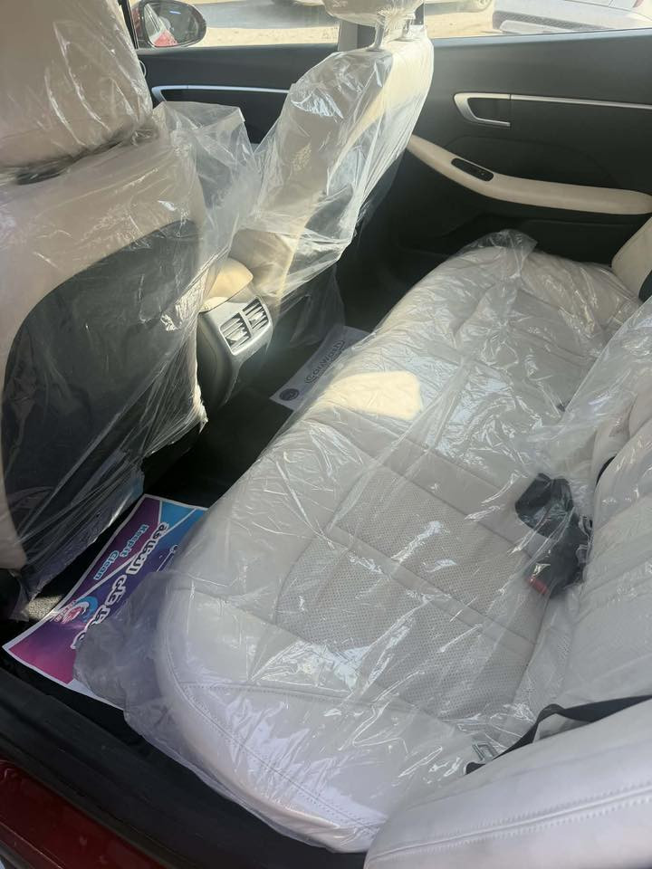 تحيه طيبه للجميع 
سوناتا 2025 هايبرد 
وارد امريكي 
حادث بنيد وجاملغ ودعاميه فقط 
ايرباك دركه ورجل وراجع سستم 
السياره زيرووو ماشيه فقط (224) mi
لون ماروني مميز 
السياره جديده بمعنى الكلمه 
تبريد قطعتين 
تدفئه تبريد كشنات 
كير تعليك 
شحن واير لس
شاشه كبيره 
تبريد بيانو 
هاند بريك بصمه 
شفتات ستيرن 
كشنات مغلفها بدبي 
السياره كامله نقصها فقط رادار امامي فقط 
 بدون رقم دخول جديد
السعر 200وبيها مجال  
مكاني حله مركز مدينه
استفسار اكثر ***********
