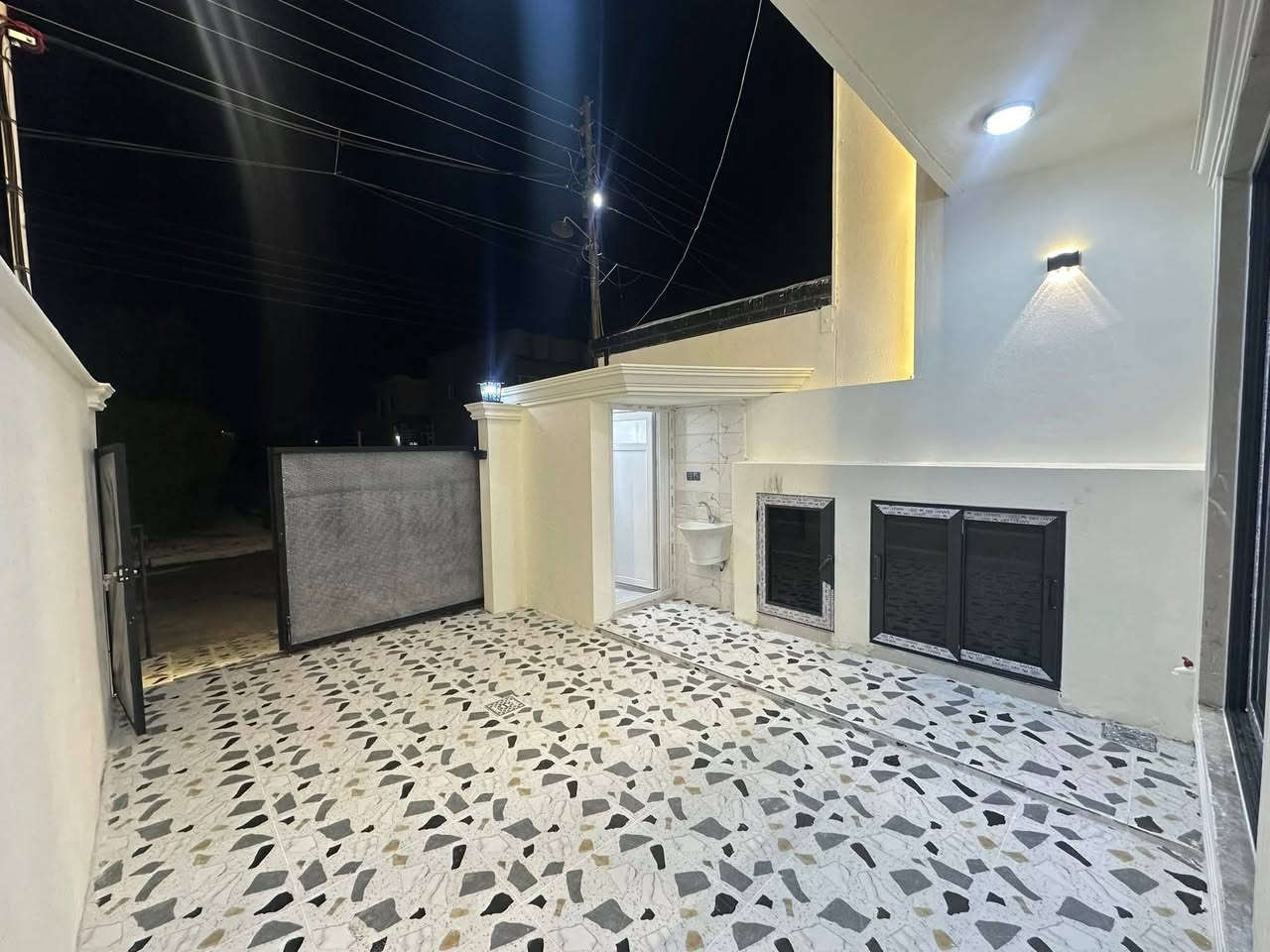 دارين طابو طبك للبيع
مساحه ١٠٠م واجهه ٥م طابقين
جديد صفر فول مواصفات

موقع الدار
كركوك حي العسكري خلف دائرة كاتب عدل قرب مدرسة فتيان المستقبل

محتويات البيت
استقبال
مطبخ وهول مشترك
غرفة نوم
درج داخلي
صحيات داخليه وخارجيه

الطابق الثاني
غرفة نوم
هول
صحيات
الاستفسار مكتب السيد البياتي للعقار
مبايل (*********** او ***********)
عنوان المكتب
كركوك القادسيه الثانيه
شارع المرور القديم
مقابل ثانوية المستقبل الاهليه
مجاور صيدلية مركز الدواء
نستقبل كافة العروض وعرضها في كركوك الطابو الزراعي التجاري السكني
