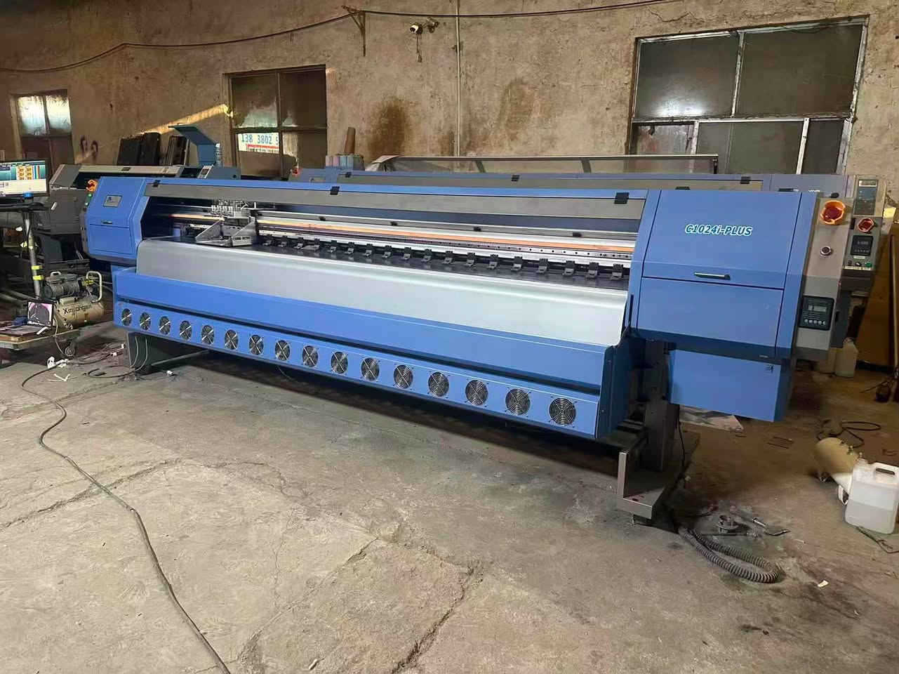 Brand new Allwin latest Konica 1024i with eight heads - prints 450 square meters per hour per head, which is four times the speed of a regular machine. Factory direct sale. Get in touch if you're interestedWhatsapp :+8618203658180
Wechat：18203658180


**إذا كنت صاحب هذا الإعلان وتريد حذفه لأي سبب، رجاءا أرسل رسالة إلى الدعم الفني**