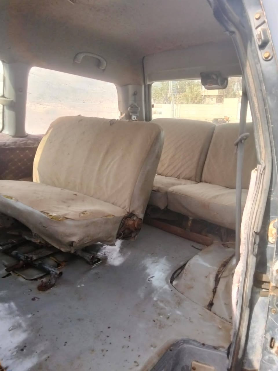 بسبب الوعود الكاذبه اعاده نشر
سياره فارة موديل ٩٣ كير محرك ففتي وخير من الله مكفوله من كلشي سنويه باسمي نافذه لغايه ٢٨ رقم حمل واسط فقط جامه الخلفيه مسكوره السعر٢٥ وبيهه مجال للشراي متواجد ع ماسنجر وهذا رقمي مفتوح وبي واتساب 
***********العنوان بغداد الحسينيه
