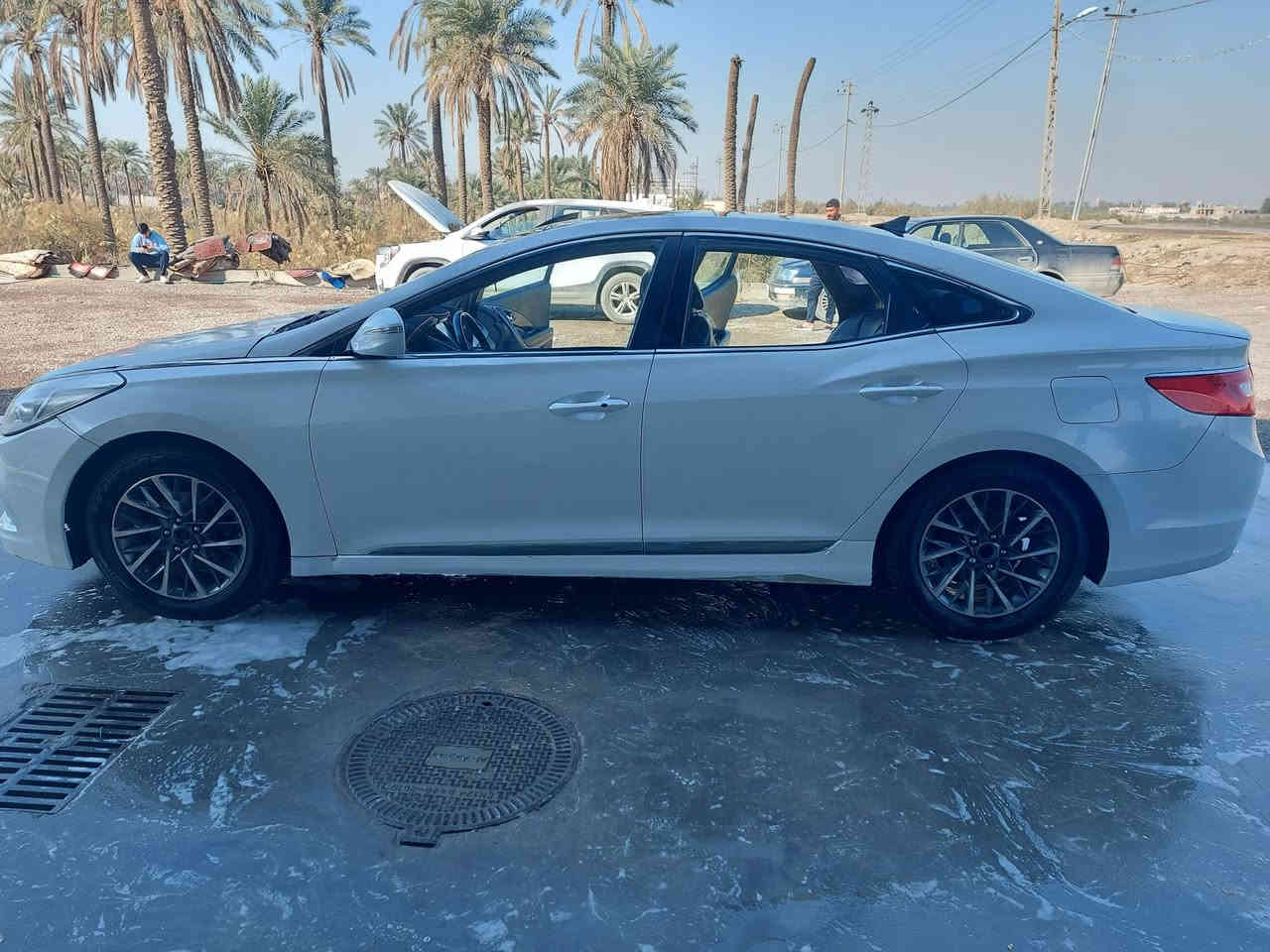 ازيرا 2014 وارد كوري السعر 120. رقم انكليزي سنوية جديدة . مكاني بصرة قضاء المدينه ***********
