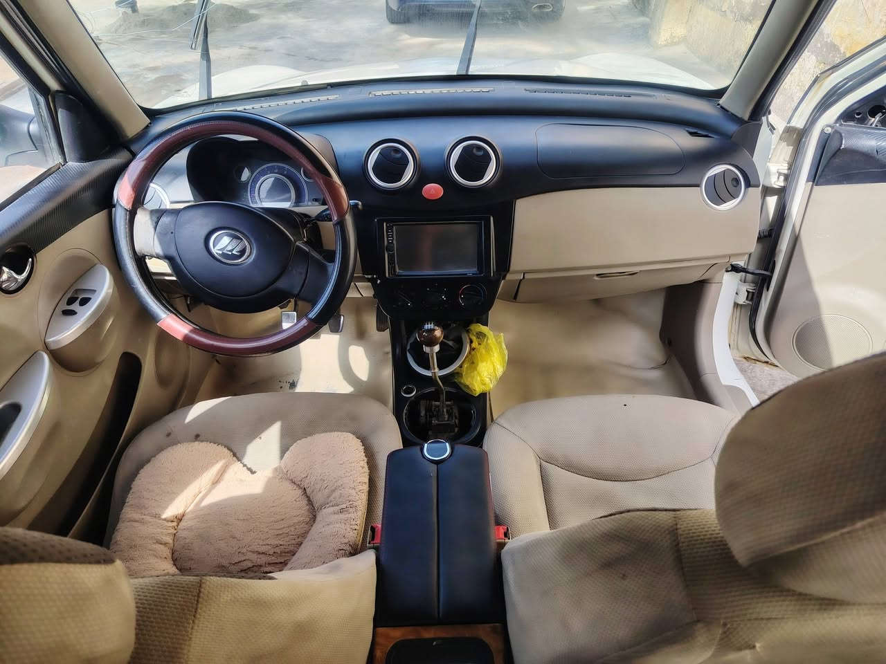 ليفان 320 للبيع
موديل ٢٠١٣
السياره جاهزه
مكان نجف
موبايل ***********
