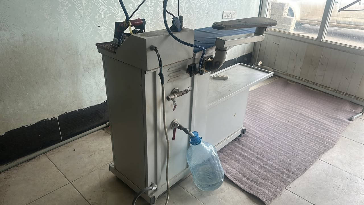 مكواة بخاري للبيع بدون اي مشكلة او عطل  الميز قياس ١٥٠سمً
اكو توصيل  سعرها ٨٠٠$ بيها مجال اخوة 

*********** واتساب
