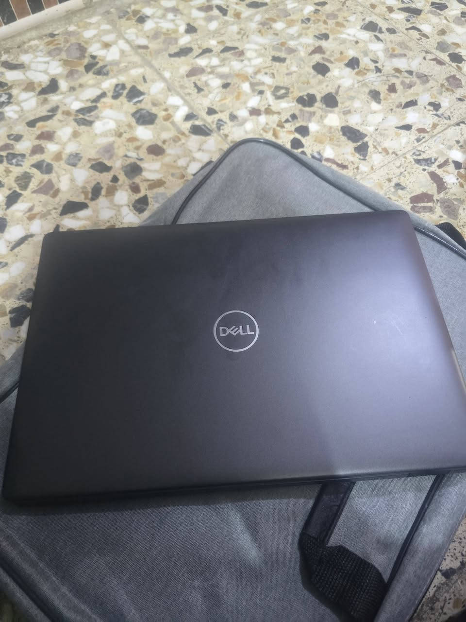 لابتوبdall latitude 5400
المعالجlntel core i5
الذاكره 256جيجا/رام 8جيجا نوعSSD
شاشه بحجم 14بوصه
السعر 275 وبيه مجال
نضافه 100/100
الحيانيه 
***********
النظام 11pro
الجيل الثامن
