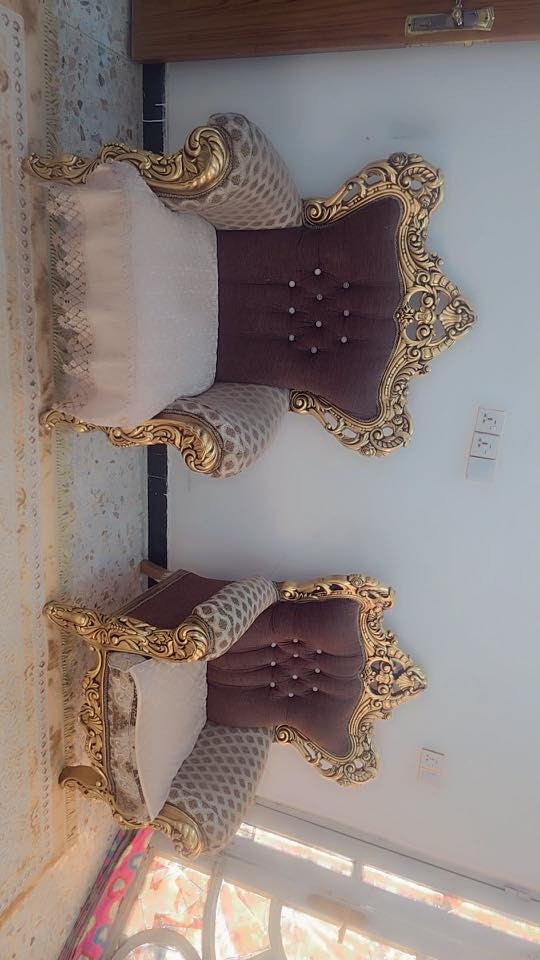 السلام عليكم تخم للبيع نضيف كلش 10 مقاعد السعر 900 وبي مجال ***********
