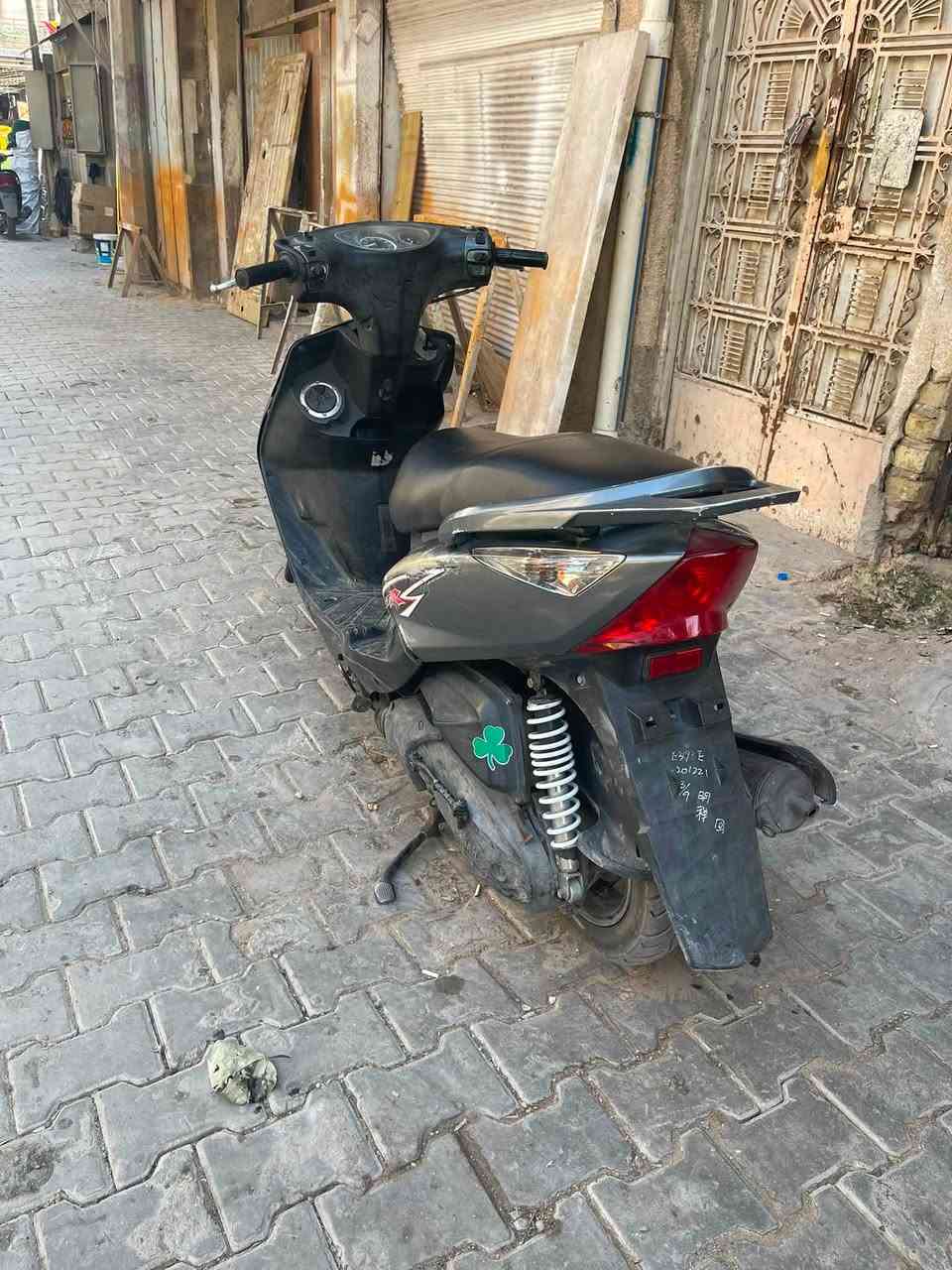 دراجه ثعلب مكينه ممفتوحه كهربائيات شغال كفراتها مختم شلعه معدل مرتبه الدراجه نظيفه سعرها 450 
للاستفسار الرقم *********** .

