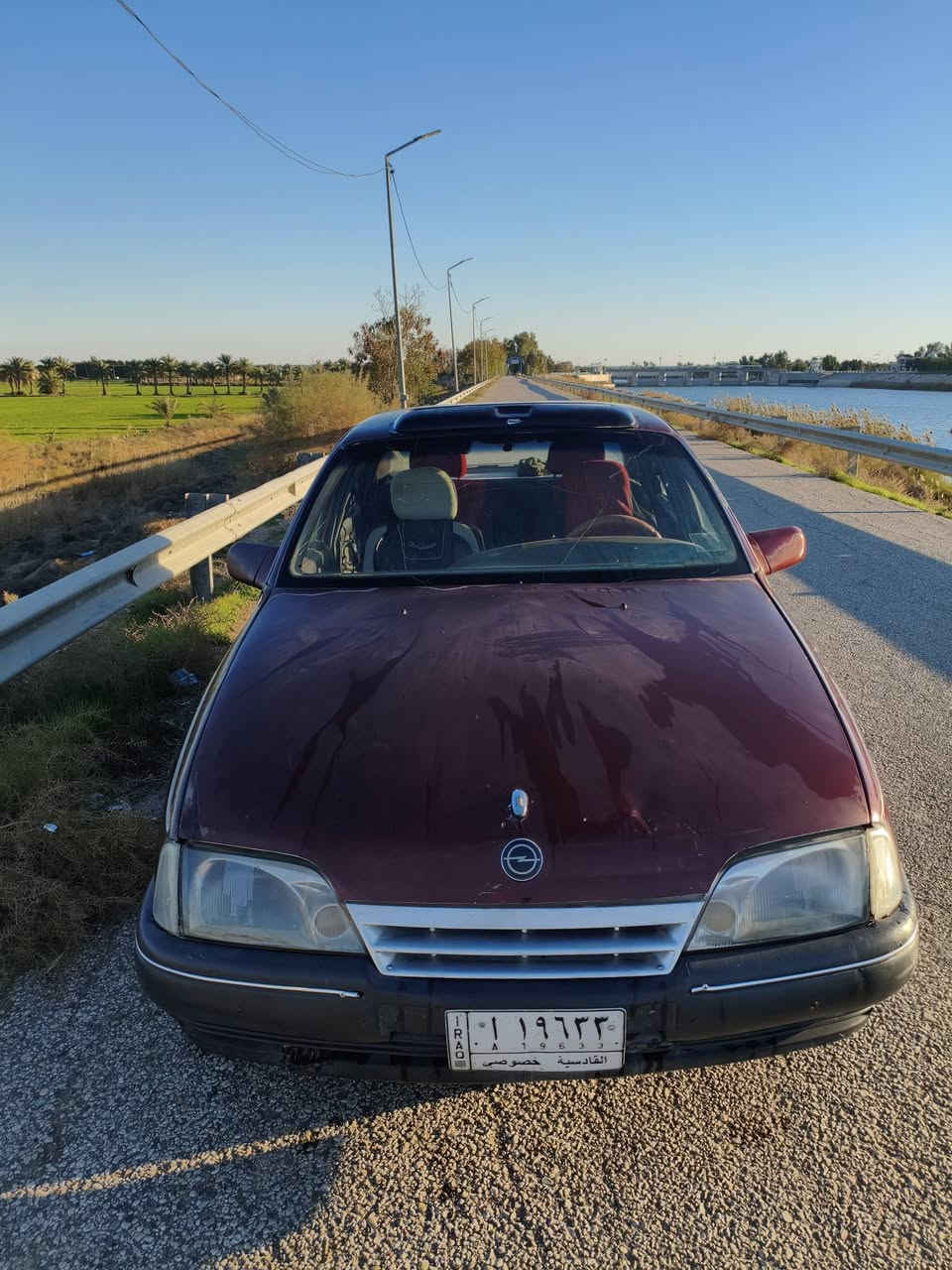 السلام عليكم
اوبل اوميكا موديل 1990
كير عادي مكينه وكير مكفولات مصفرة ولا ربع عليها ب30 وبيه مجال 
المكان النجف عباسية ***********
