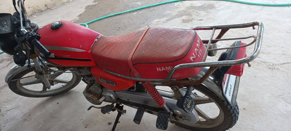 دراجه سافانا للبيع السعر 450 الف دراجه نظيفه المحرك ما مفتوح عوزه ترتيبات قليله موديل ٢١  وبيه مجال حق الجيه ودراجه أوراق  المكان القاسم الجربوعيه  للتواصل على رقمي 
***********
