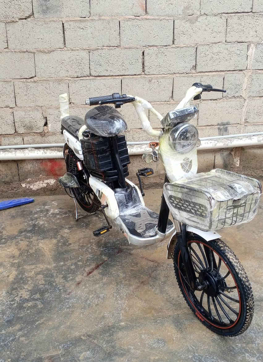 سلام عليكم بايسكل شحن للبيع بسعر 190الف وبي مجال للطيبين بايسكل نضيف باتري نص عمر شاشه ماتشتغل تايرات جديده عنوان كركوك حي واسطي لاستفسار موجود بل فيس والواتساب ***********
