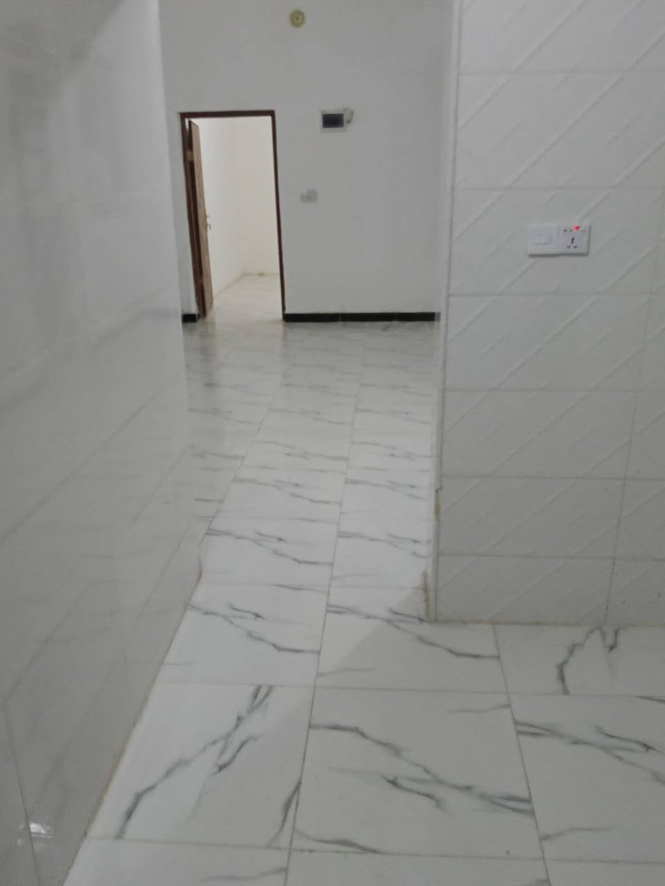 للبيع 100 متر بالنداء بمنطقة 58 عكاده نظيف و عالي عن الشارع السعر 64 وبيه مجال الاستفسار ***********
