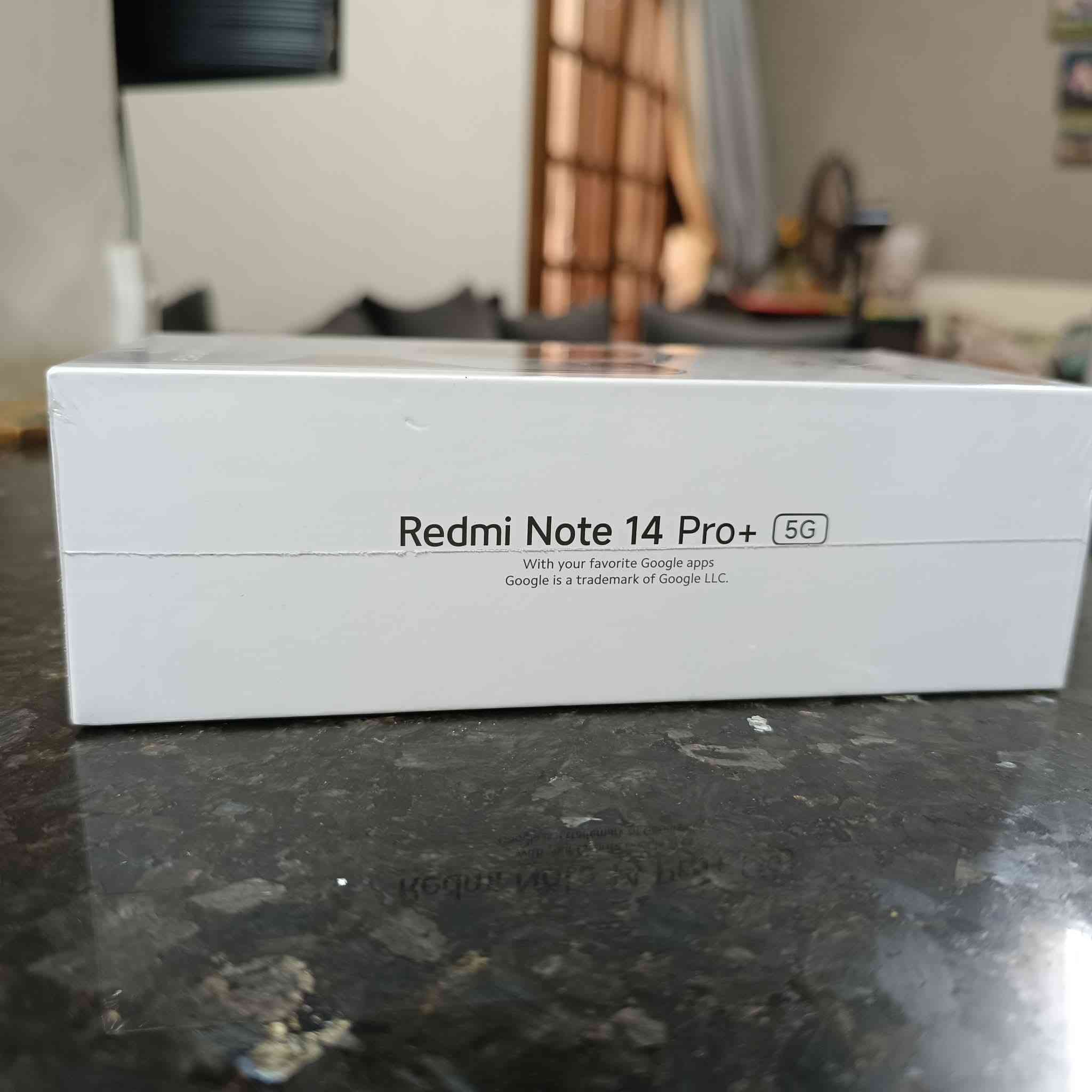 Redmi Note 14 Pro Plus 5G 
 معالج Snapdragon 7s Gen 3 بدقة تصنيع 4 نانو
 رامات 12 جيجا ومساحة 512 
- شاشة 6.67 بوصة منحنية Amoled بدقة 1.5K وتردد 120Hz وسطوع حتي 3000nits وكثافة بيكسلات 446 ppi
-عملاق التصويركاميرا خلفية 200بيكسل والاساسية بمستشعر Samsung ISOCELL HP3 وتدعم المثبت البصري OIS وسيلفي 20 ميجا بيكسل
- بطارية 5110 مللي امبير تدعم الشحن السريع 120w ومرفق الشاحن في العلبة
- يدعم الNFC والIR للتحكم في الاجهزة الكهربائية
- معيار مقاومة الماء والغبار IP68

السعر 400 الف الجهاز مشتري من الشركه 525 الف مستخدم قليل جدن عنواني كوت داموك حي الشهداء 
***********
***********
