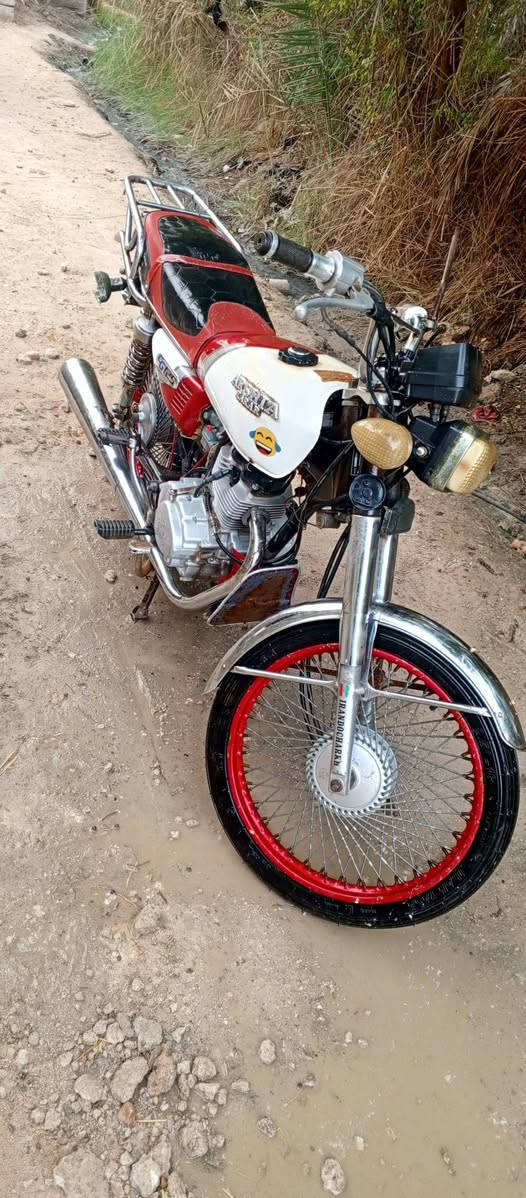 ارشا مديل 18
مكينه ما مفتوحه اوراق جدد مجمع لكرار 
ب600وبيه مجال قليل مكاني سوق الشيوخ العكيكه 
***********
