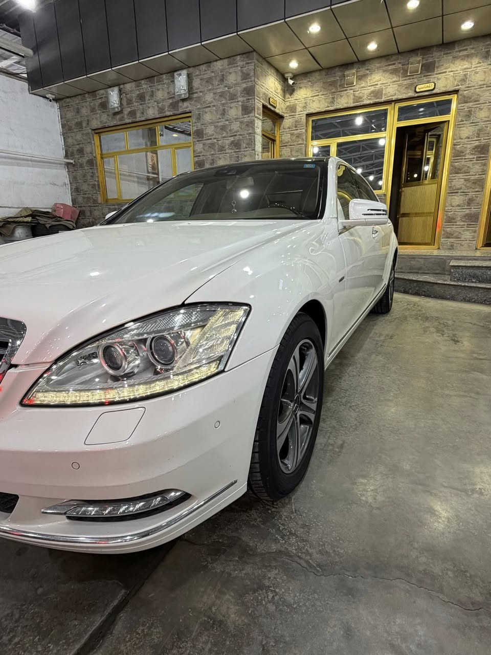 مرسيدس بنز 2012 s350 مواصفات الماني ضمان دولي
فول مواصفات ‎إس كلاس, S350, 2012
عدد الكيلومتر 124 كيلو
سلندر: 6 سلندر
 محرك: 3.5
سقف بانوراما -كاميرا خلفية  - الصندوق الكهربائي  
کشن تدفئة وتبرید - بصمة - شاشة  - صندوق شفط
بوب شفط  - لایت زینون -  لایت لید - دشبول ليد
 سستم سماعات harman kardon
ربع كشنات كهربائي - ٥بردات كهربائي 
حساس امامي خلفي 

العنوان : الكريعات شارع المعارض معرض اليمامه

للاستفسار الاتصال ع الارقام التالية 

***********
***********
