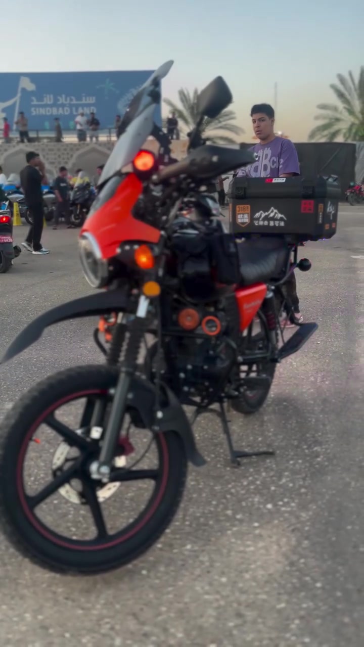 السلام عليكم.                 شباب للبيع دايوان 🏍️.   25 مرقم أربيل تحويل شوكت مايعجبك الدراجه عليه تزويد بي صندوك ترحال حجم لجبير وبيه امبي ثري سماعات كبار وبيه جامه اضافيه سوده وبيه درع تانكي مال امزون ماكو منه بل عراق كله وبيه زوج بلوجكترات وبيه فدراليات وبيه حاملت تليفون عدد 2 الدراجه ممشاه 8 ألف مكاني الشعب السعر 2800. وبيه مجال بسيط ابل2600 لا تجيني و شكرن


**إذا كنت صاحب هذا الإعلان وتريد حذفه لأي سبب، رجاءا أرسل رسالة إلى الدعم الفني**