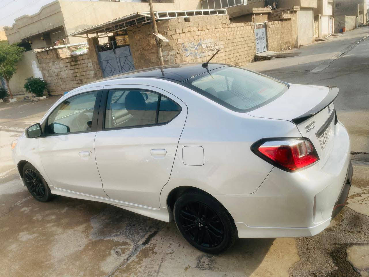 السلام عليكم
ميراج 2024 كلين ضررها فقط دعاميه اماميه بيها كسر بسيط والخلفيه كم كسر بسيط مصلحه ماشيه 26 الف 
رقم سليمانيه سنويه لل 2030 تحويل او وكاله عامه مكان السياره كركوك الحريه محرك وكير خير من الله 119 وبيها مجال بسيط متواجد ع الفيس+ واتساب او اتصال ***********
