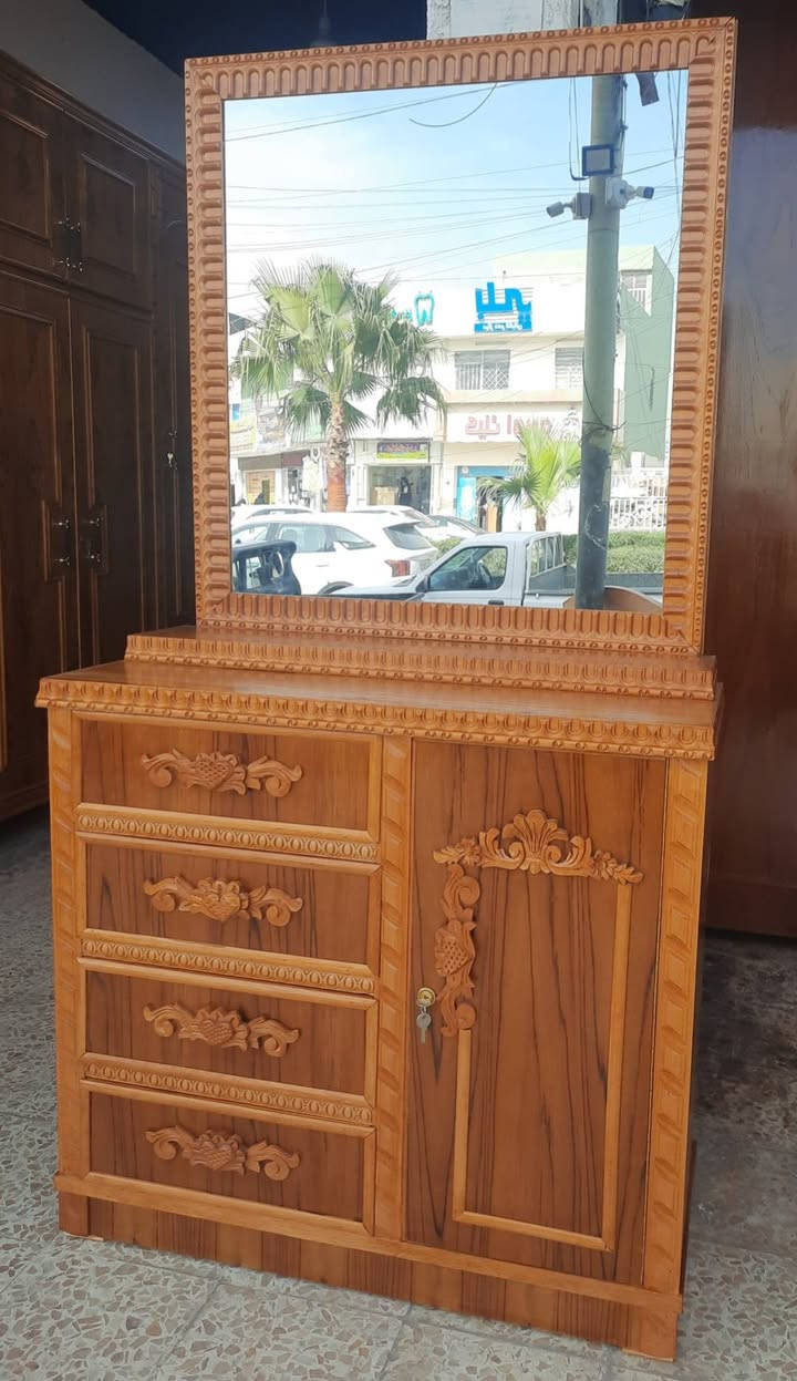 للبيع ⭕️⭕️⭕️⭕️
سرير نفر نقش زان شغل ثقيل ( جديد )
ميز تواليت نقش زان شغل ثقيل( جديد )
العنوان. السكر. مقابل سانكو مول /ومحطة كهرباء السكر
للإستفسار اتصل📞📞 
***********
***********
معرض أثاث ( بشار ابو غسق )
🟢مستعدون لشراء غرف النوم والكناتير الصاج🟢
