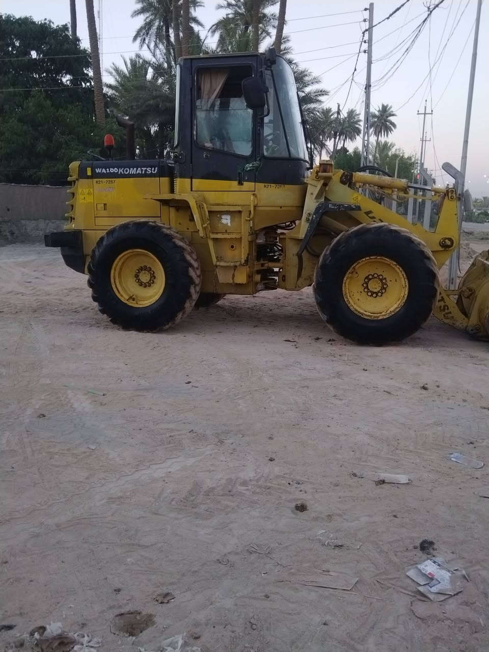 سلام عليكم شفل كوماتسو حجم ١٠٠ مكينه ٤ جاهزه العمل منفيس بعده سعره ٢٤٠ وبي مجال بصيط مكان كربلاء ***********
