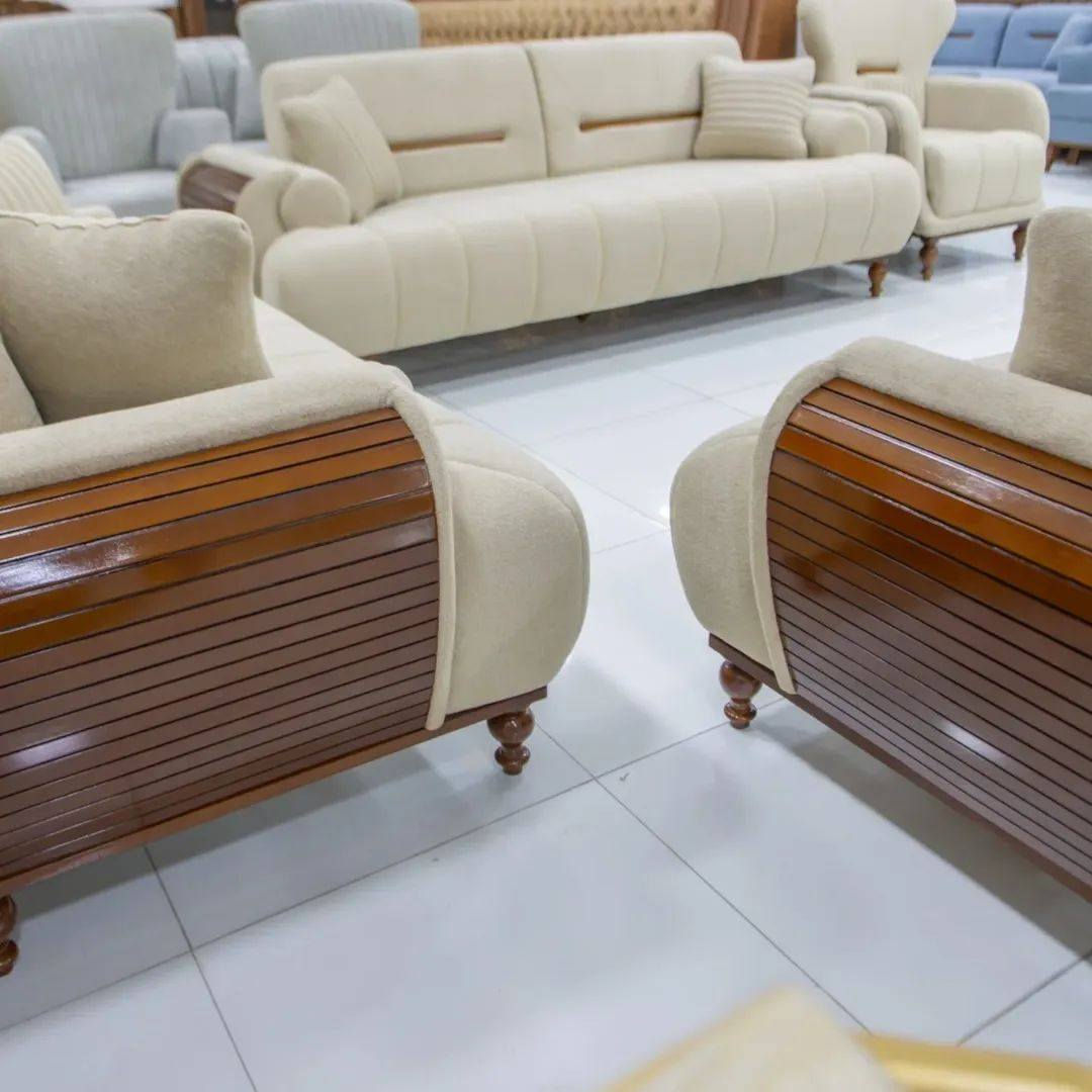 معرض أنوار الزهراء للاثاث .
أفخم وأحدث الموديلات للطقم الملكي والكلاسك والمودرن والديوان المصري وبأسعار تنافسية مع الجودة والمتانة والضمان الحقيقي 🥰 . ويوجد بيع بالاقساط لحاملي بطاقة الماستر كارد 🌹 . العنوان/ العمارة حي الكفاءات شارع المعارض مقابل قيادة شرطة ميسان موبايل  ***********
