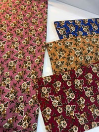 اعزائي الكرام👋🙋🏼😍🪄  يوجد أقمشة نسائية👗🥻 جملة ومفرد +يوجد خدمة توصيل لج...
