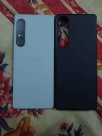 Sony Xperia 1 IV جهاز غول مال ألعاب وتصوير، غني عن التعريف. الأداء: مع...