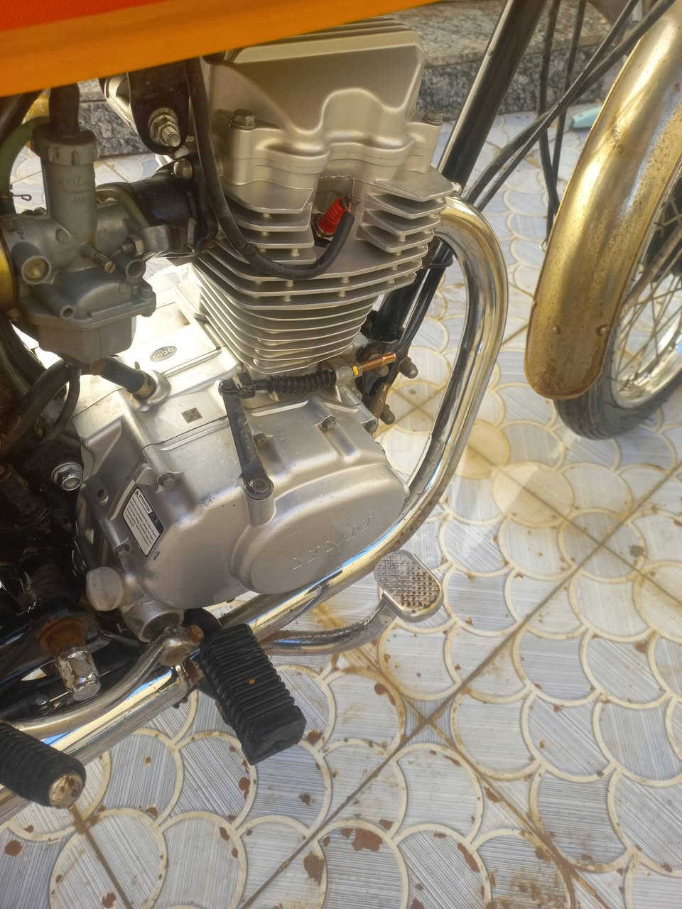 سلام عليكم دراجه نامه اصلي مديل 22وكيله نوفل أوراق  ستنساخ الدراجه مكفول  السعر 750وبيه مجال  المكان دوانيه حي الزيتون رقم ***********
