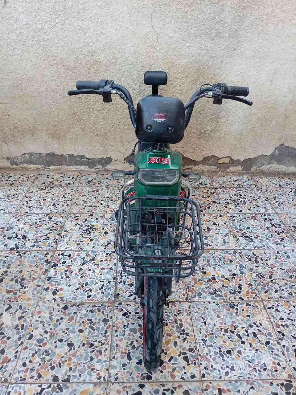 سلام عليكم دراجة شحن موديل 2024 شهر العاشر 🔴🔴ماتشتغل🔴🔴 كهربائيات كلهة شغالة بيهة بصمة وسويج وكارت مكاني بغداد حي الكوفة للاستفسار ***********
