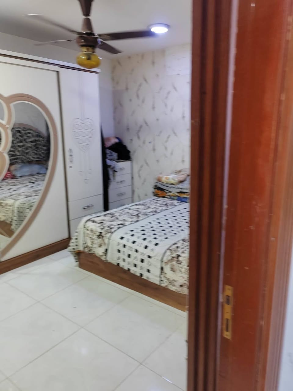 سلام عليكم من رخص مديركروب عندي بيت بلديات دورعمال بناء٢٠٢٢مساحه١٥٠م باقي تفاصيل اتصل على رقم *********** صابو ملك صرف بيع مستعجل
