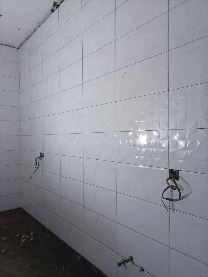 خلفه سراميك نعمل بورسلين مرمر كاشي كرانيت بايات درج ترميم دقه بل عمل *********** بسعر اخو البلاش وشرط تسليم مهندس
